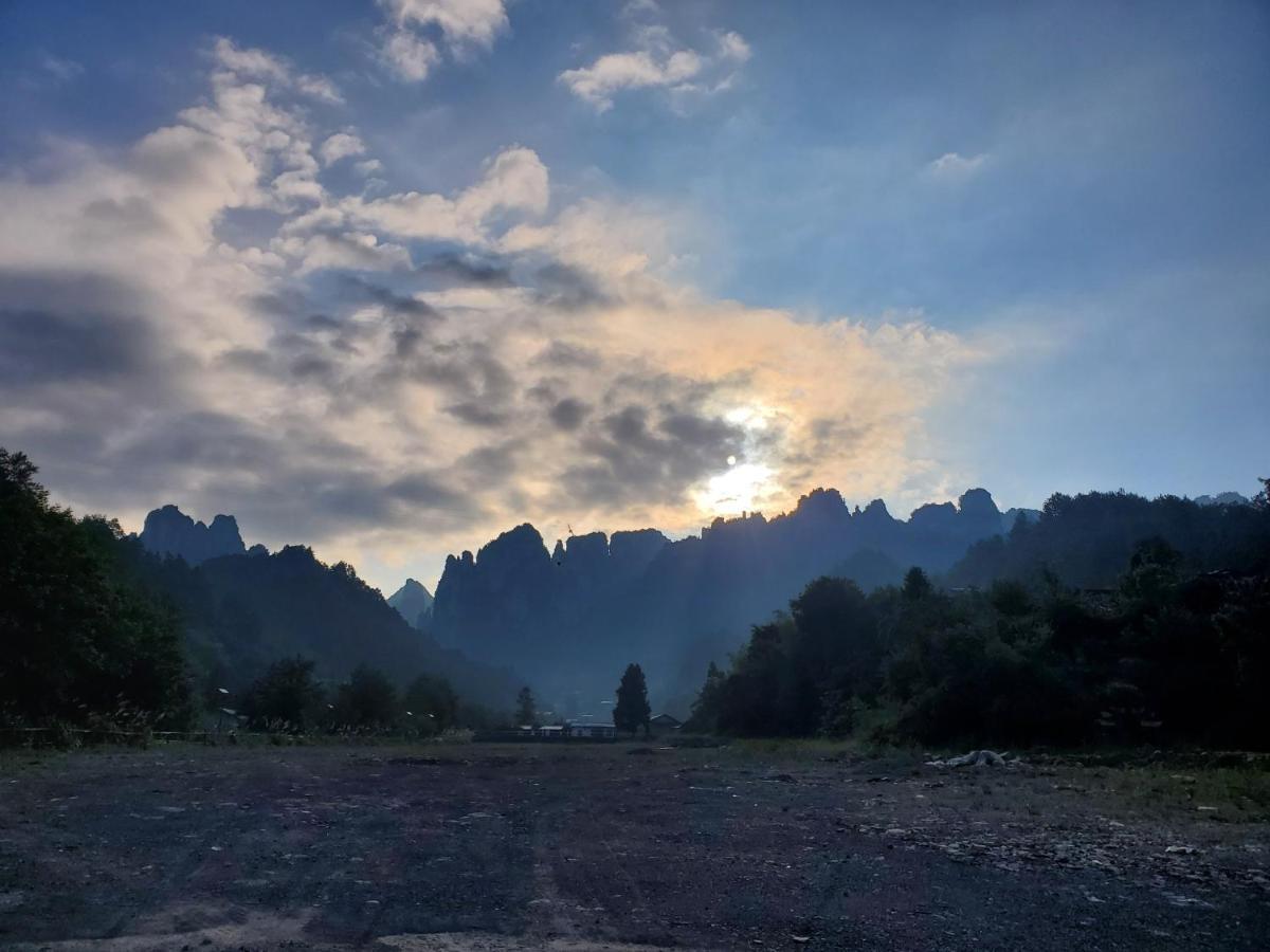 Whispering Mountains Boutique Hotel Zhangjiajie Eksteriør billede